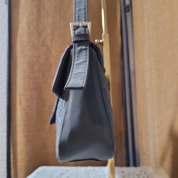 KOSCGI Quilted Shoulder Soho Trendy Gray Bag in Black - Picture 3 of 10